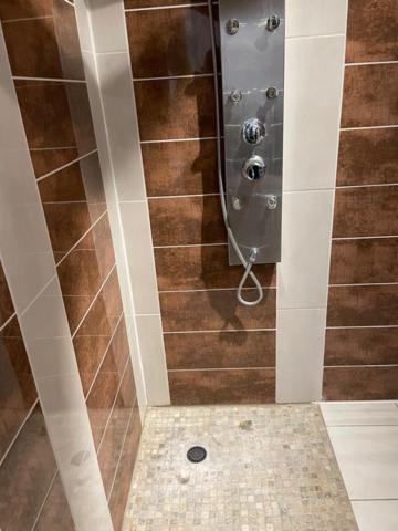 Studio Privee Vesoul -Wifi,Tv,Clim,Parking Gratuit Εξωτερικό φωτογραφία
