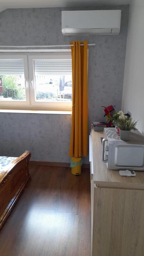 Studio Privee Vesoul -Wifi,Tv,Clim,Parking Gratuit Εξωτερικό φωτογραφία
